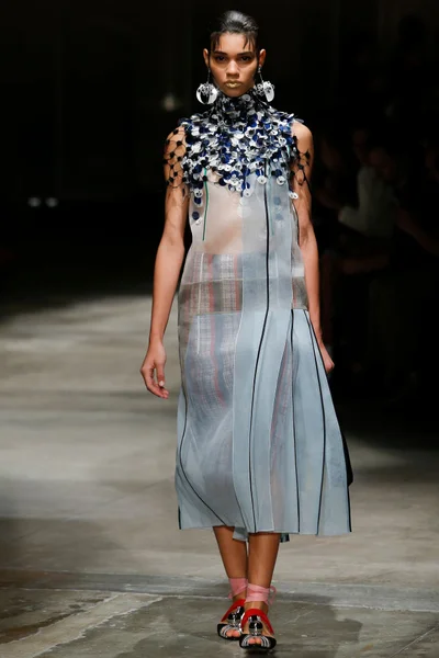 Look 35